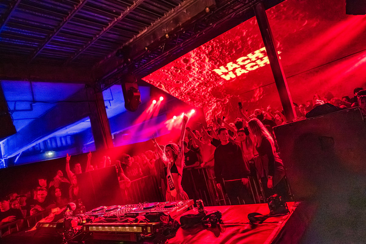 Loading... just a sec